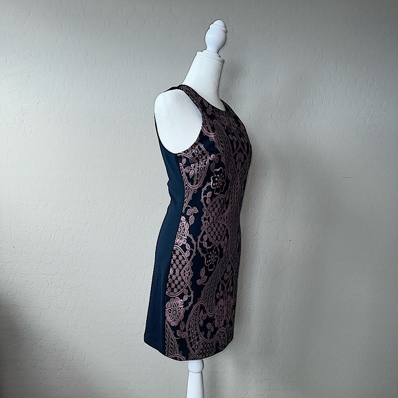Do & Be Print Body-con Sheath Dress - Picture 4 of 9